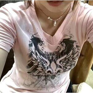 Vintage Graphic Tee Shirt Y2K Top Women's Form Fitting T Shirt Medium